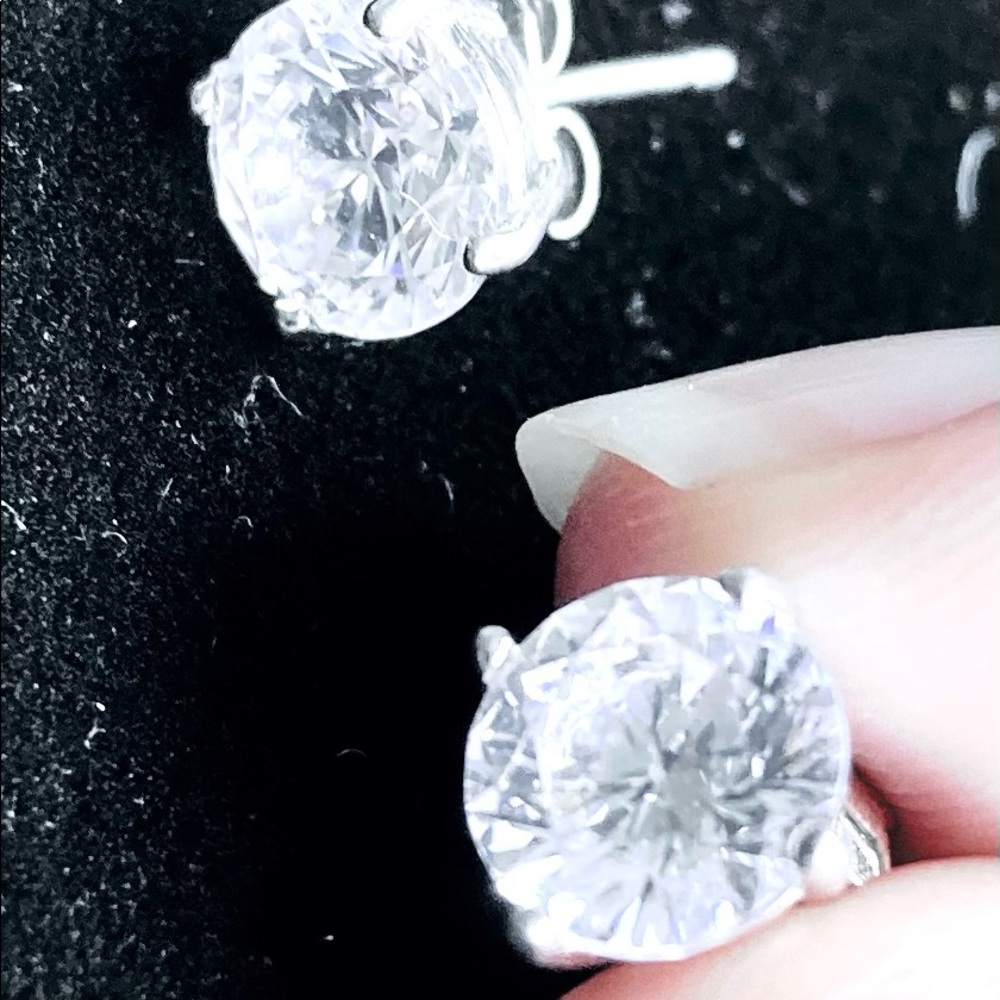 Sapphires on 925 Silver Earrings (never worn)